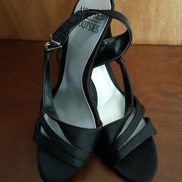 Mootsies Tootsies Size 6 Black Heels - Picture 13 of 13